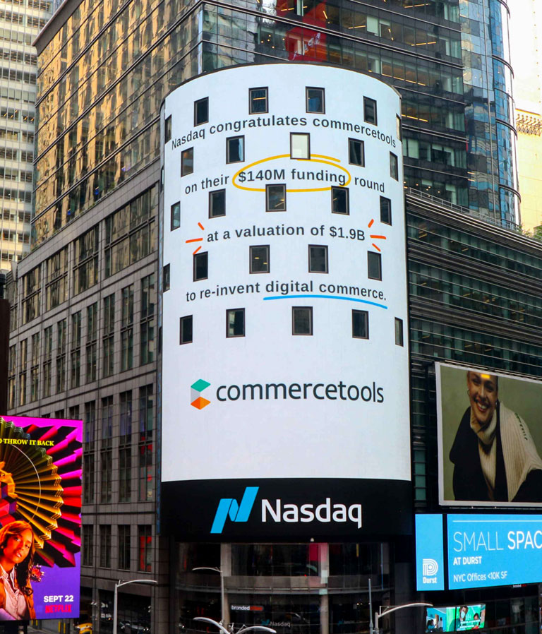 Außenwerbung für 'commercetools' auf der Nasdaq-Anschlagtafel am Times Square