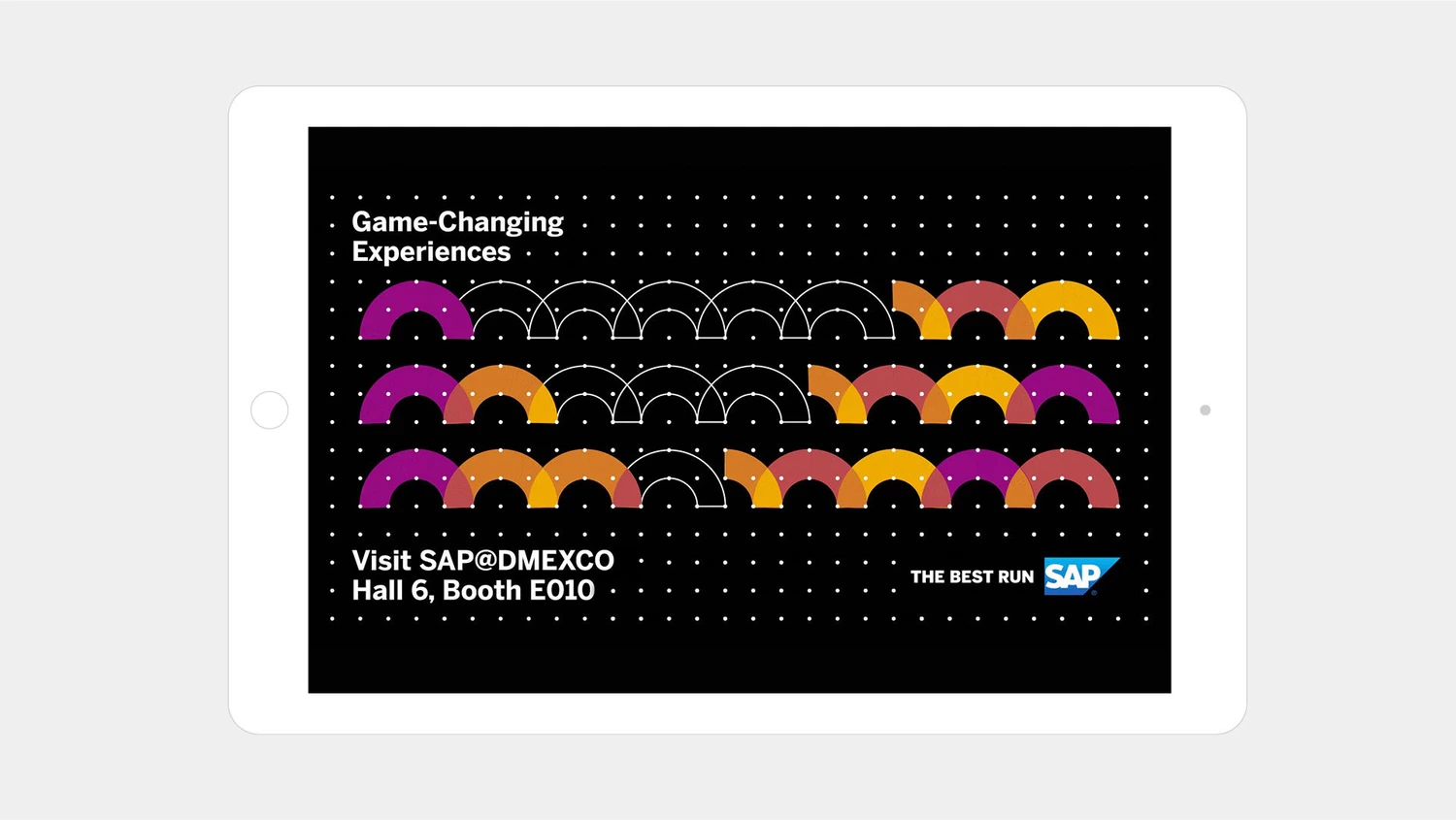 Zu sehen ist ein Tablet mit einer im SAP Designsystem erstellten Einladung zur DMEXCO.