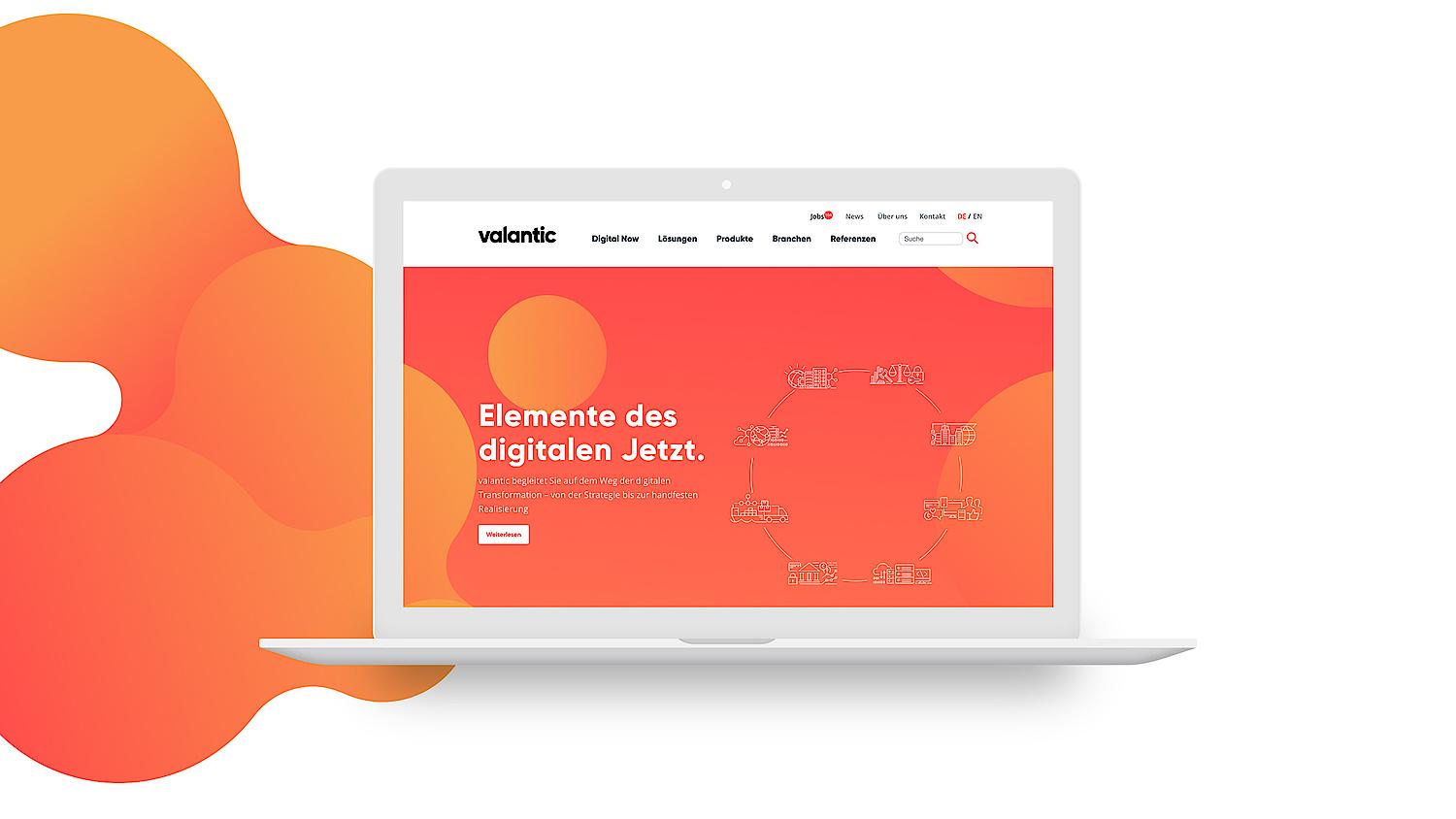 Ein Screenshot zeigt die Startseite der neuen Website von valantic vor den Farben rot und orange der neuen Markenidentität.